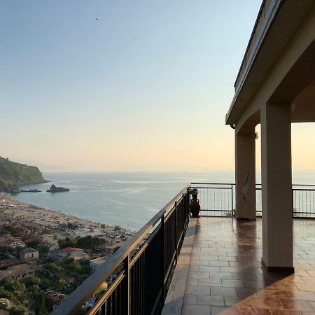 La Terrazza sul Mare Apartment Palmi Exterior foto