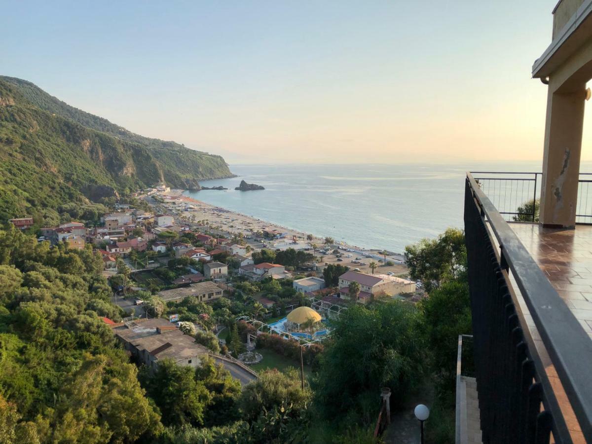 La Terrazza sul Mare Apartment Palmi Exterior foto