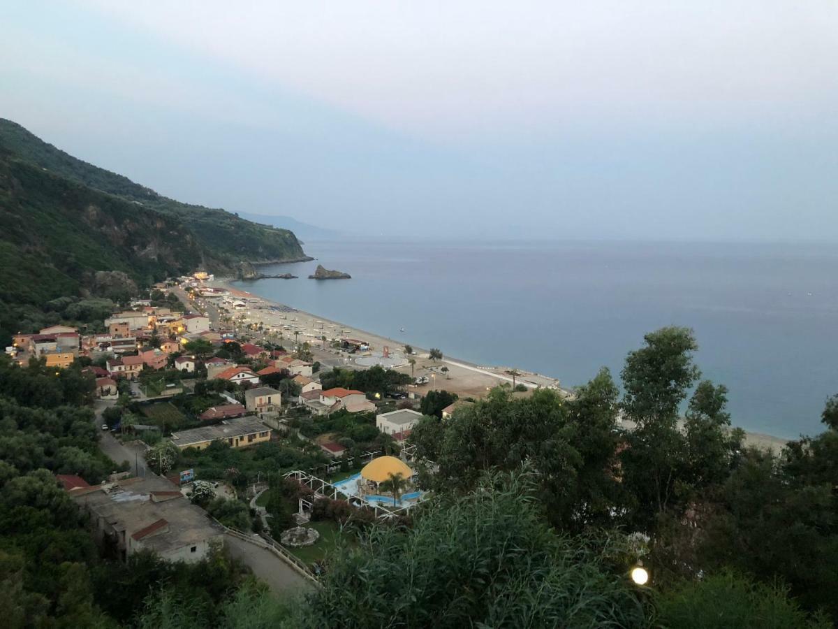 La Terrazza sul Mare Apartment Palmi Exterior foto