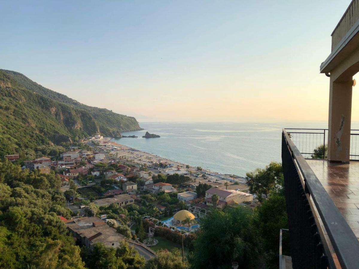 La Terrazza sul Mare Apartment Palmi Exterior foto